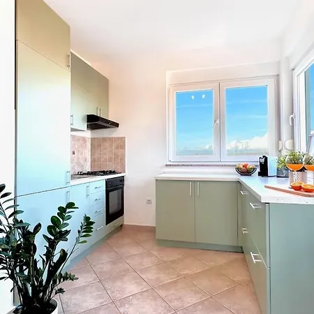 Apartment Wide View App, Terrace, Quiet & Cosy *