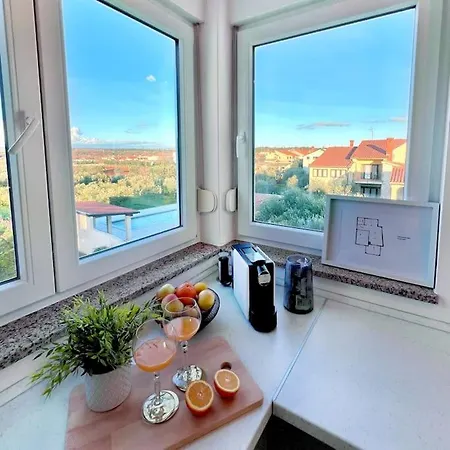 Apartment Wide View App, Terrace, Quiet & Cosy Valbandon