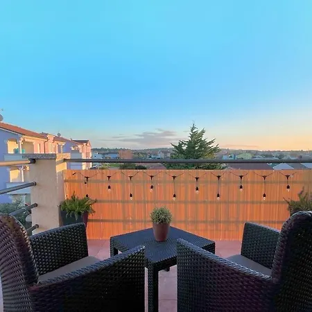 Wide View App, Terrace, Quiet & Cosy * Valbandon